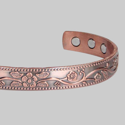 Magnetic Therapy Bracelet Elegant Design