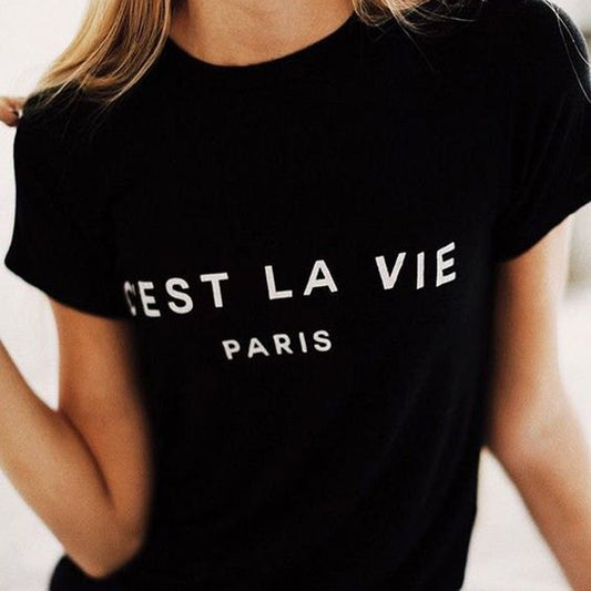 Camiseta casual-chic para mujer con estampado minimalista