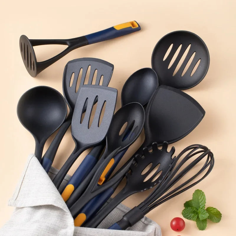 Minimalistisches antihaftbeschichtetes Küchenutensilien-Set - hitzebeständig - 11-teilig - effizientes Kochen