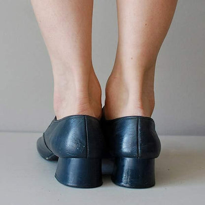 Leather ladies' shoes with low heels - Aya