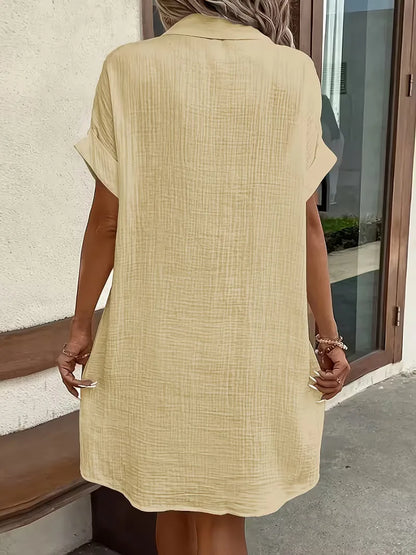 Robe chemise avec col en V et manches courtes