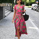 Robe pour femmes avec fente à l'ourlet et fermeture à lacets