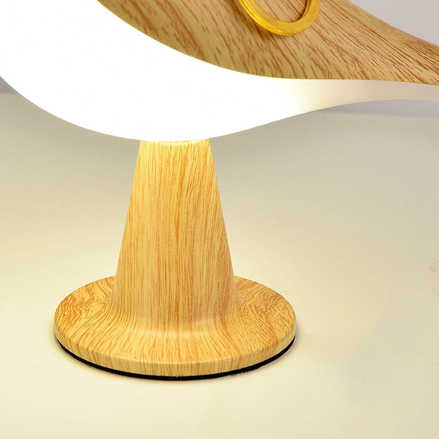 Minimalist Bird Design Lamp