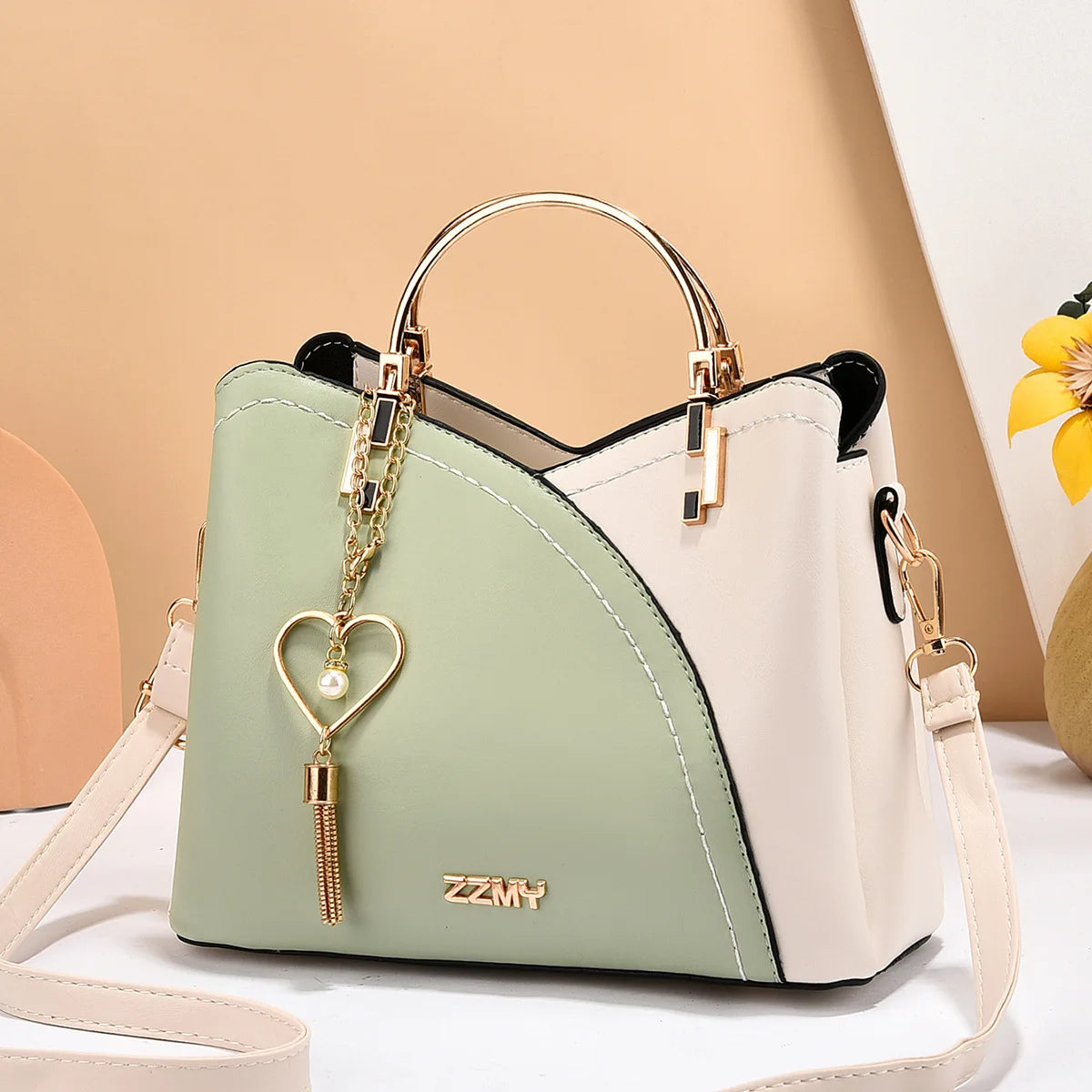 Selene – Large Retro Women's Handbag with Contrast Colour and Plenty of Storage