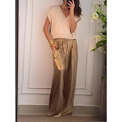 Elegant Trousers with Gold Details and Wide Legs