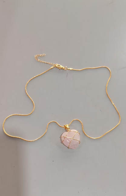 Fashionable Moonstone Necklace