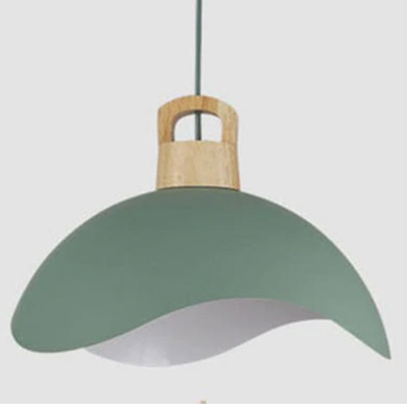 Vintage-tyylinen musta metallinen riippuvalaisin