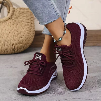 Low-top sneaker with breathable mesh