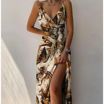 Vestido de verão com decote em V, abertura e alças finas