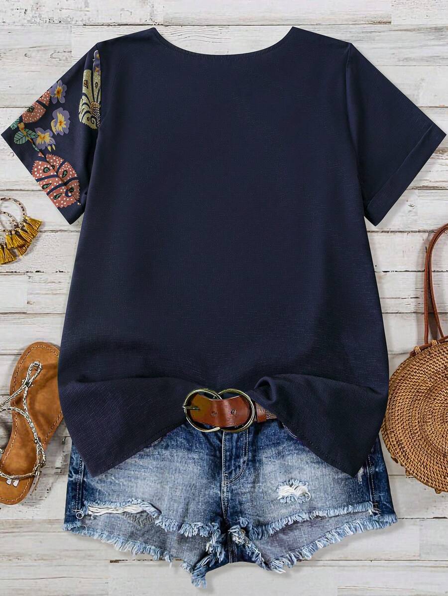 Rosana – Stylish Short Sleeve Shirt with Floral Pattern