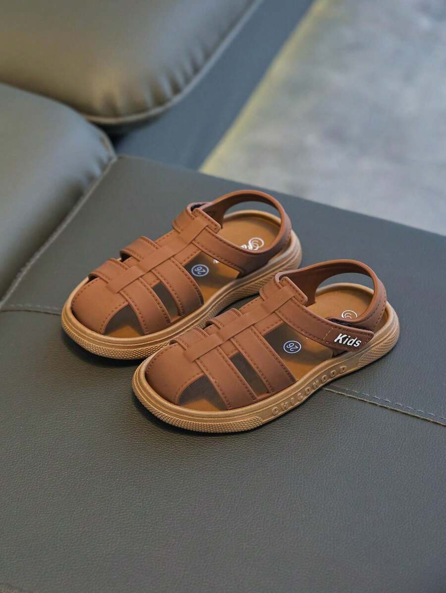 Dichte Kindersandalen mit flacher Sohle