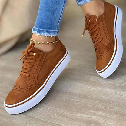 Sneakers brogue eleganti da donna con suola con zeppa e lacci