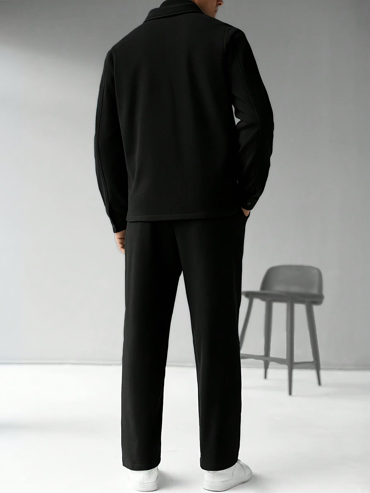 Modern Two-Piece Men's Set – Comfort and Casual Elegance