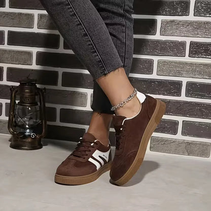 Low sneaker with suede upper
