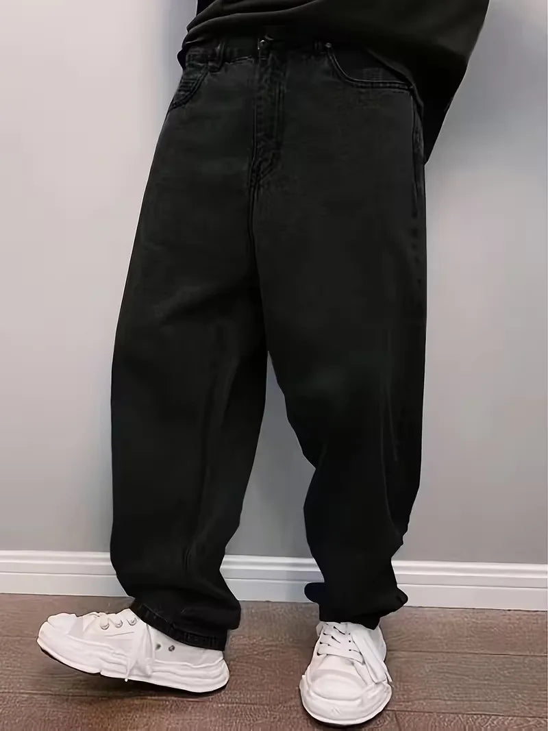 Loose fit jeans with mid-rise