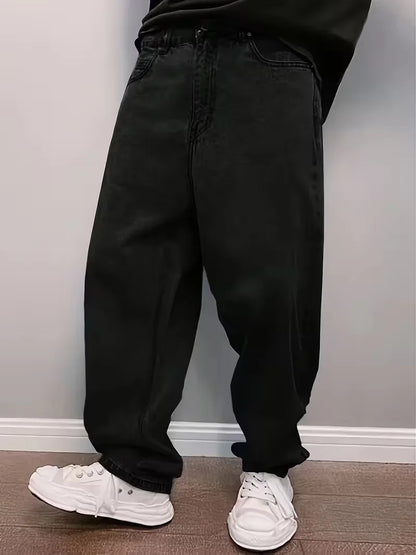 Loose fit jeans with mid-rise