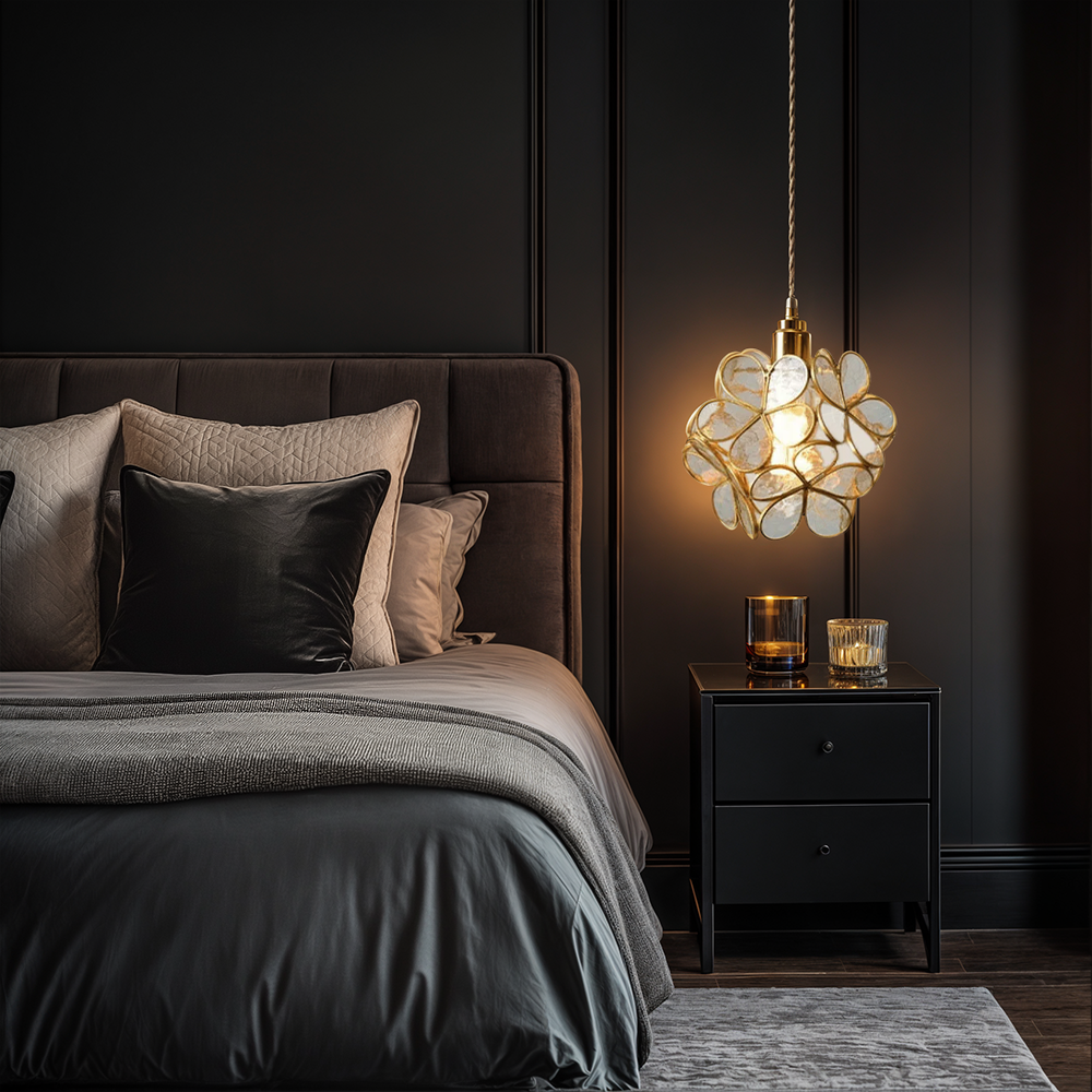 Lampă suspendată din sticlă în formă de floare, design nordic