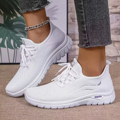 Low-top sneaker with breathable mesh