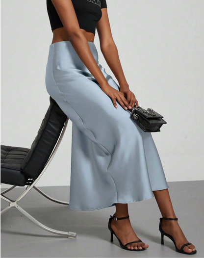 Elegant Satin Look Midi Skirt With High Waist and Fluid Fall