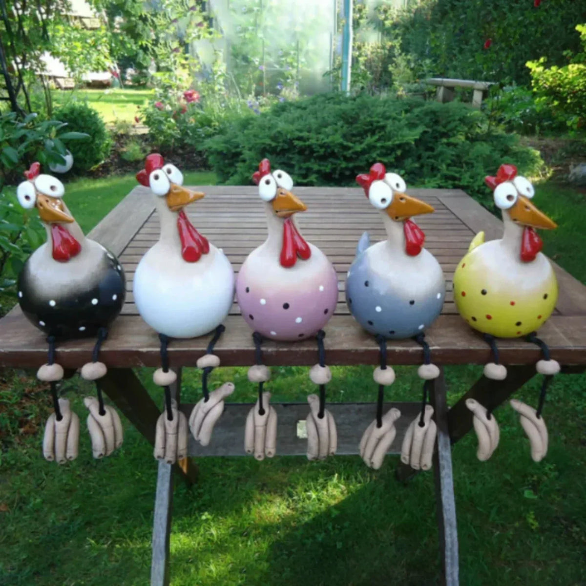 Decorazione da giardino a forma di galline giocose - Allegri accessori da esterno