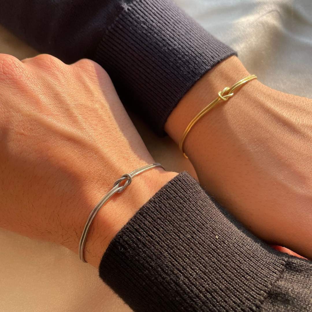 Elegant Knot Bracelet – Subtle and Refined