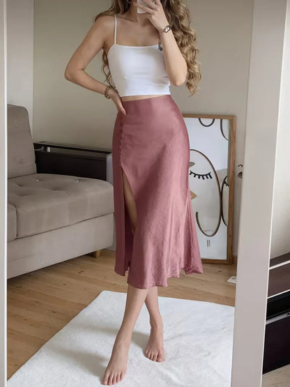 Jupe en satin avec fente haute
