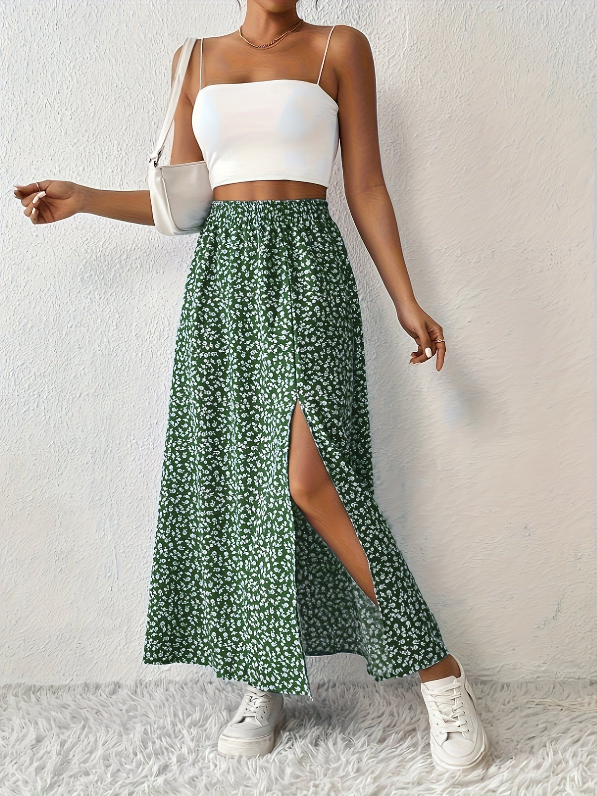 Eleganter Sommer-Maxirock für Damen mit Blumenmuster und luftigem Schlitz