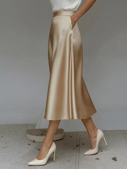 Jupe midi en satin à taille haute