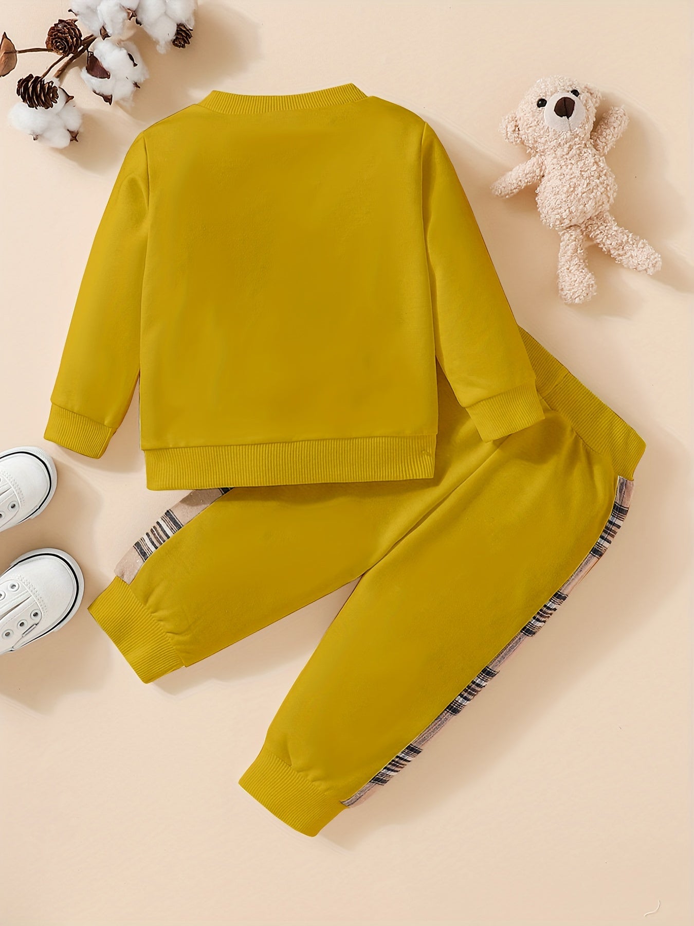 2-piece outfit - sweatshirt with bear embroidery and pants - Paris