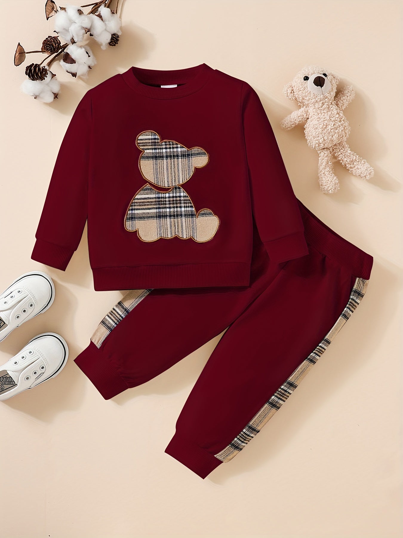 2-piece outfit - sweatshirt with bear embroidery and pants - Paris