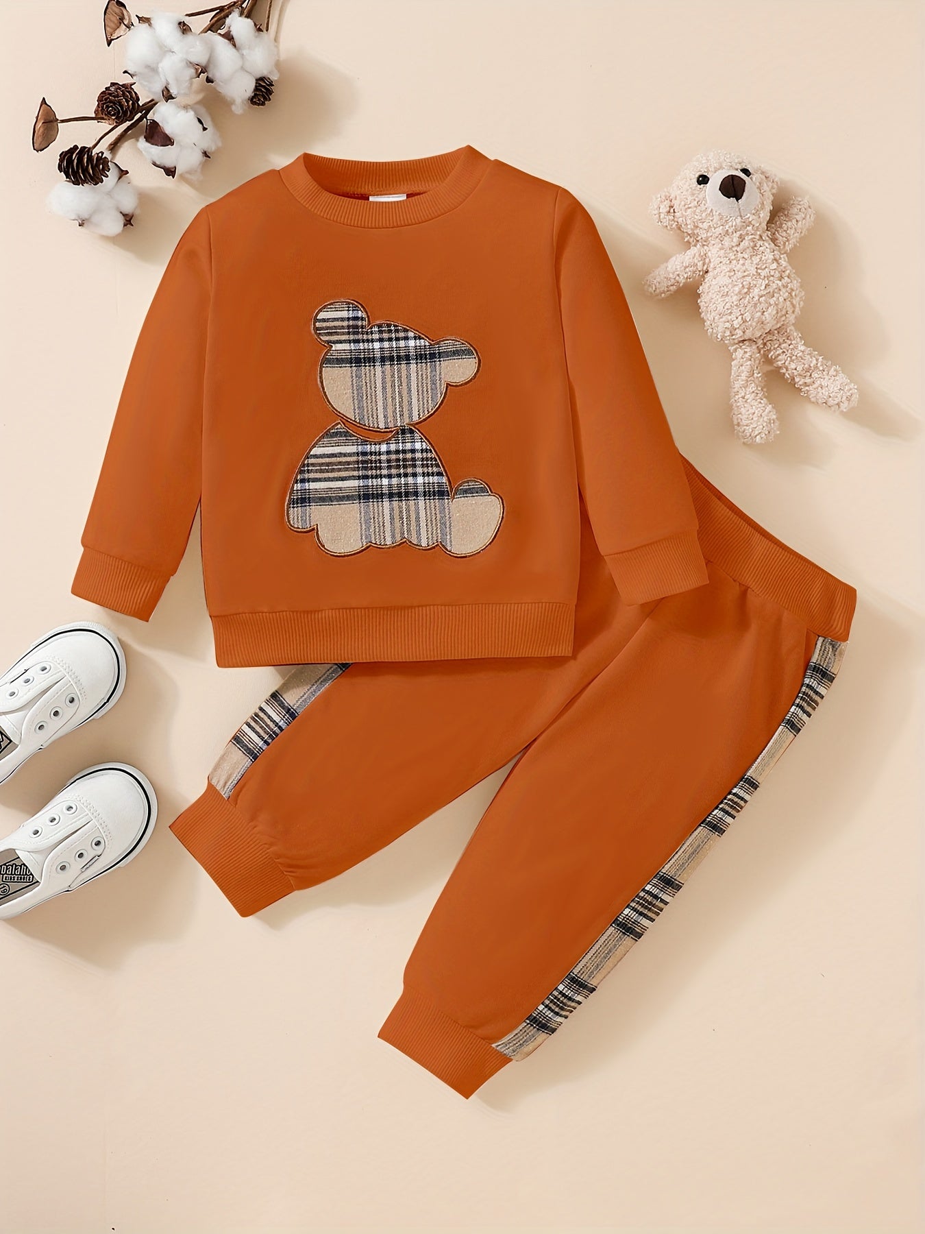 2-piece outfit - sweatshirt with bear embroidery and pants - Paris