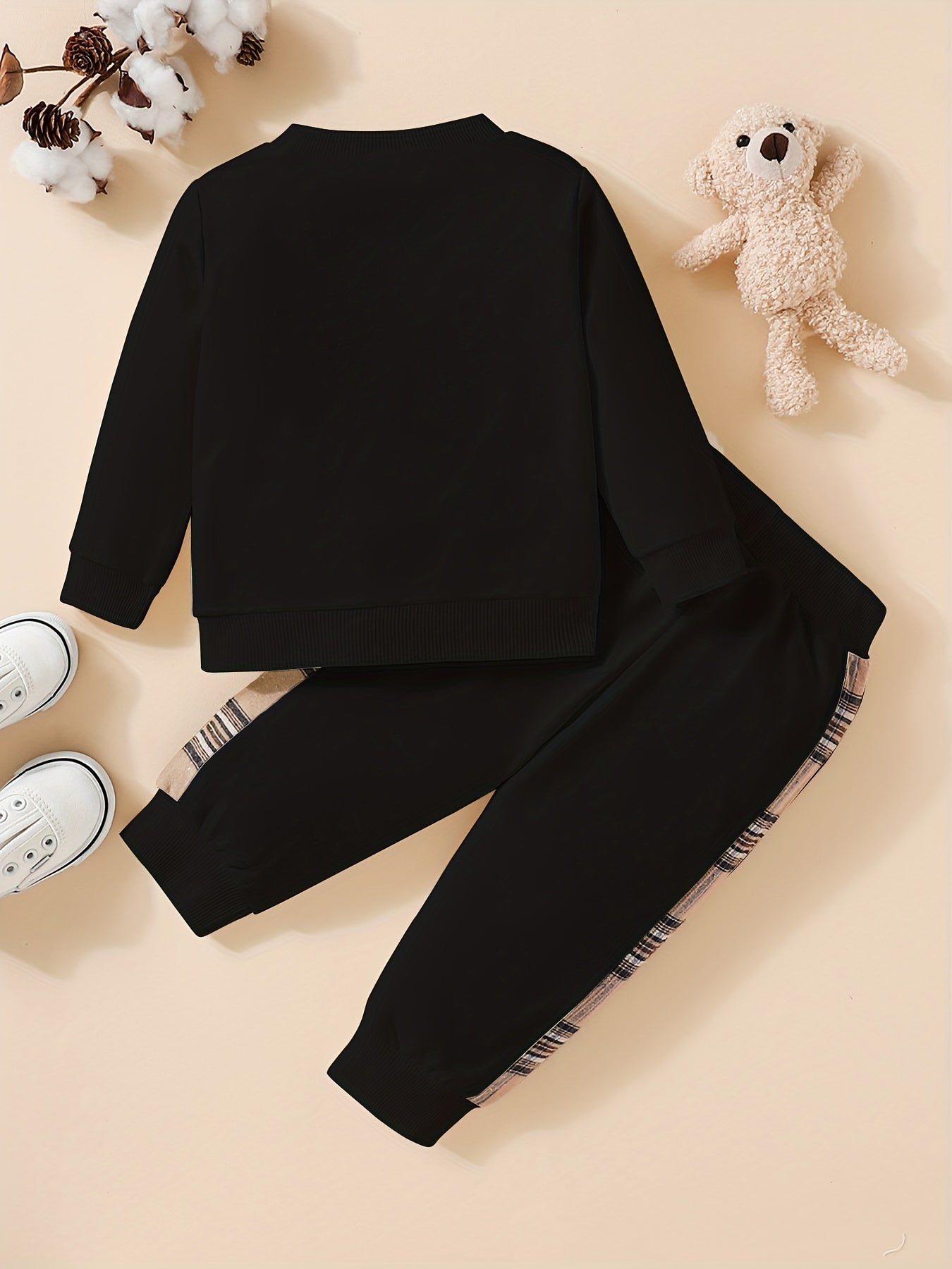 2-piece outfit - sweatshirt with bear embroidery and pants - Paris