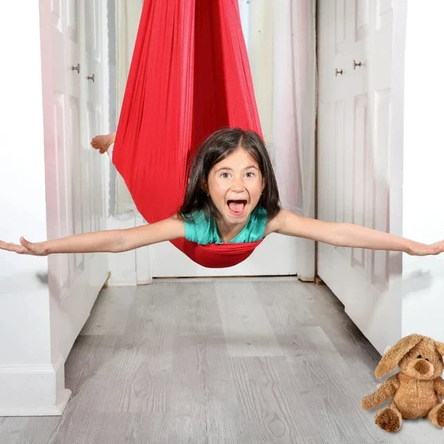 Columpio colgante terapéutico para niños: cápsula sensorial de interior