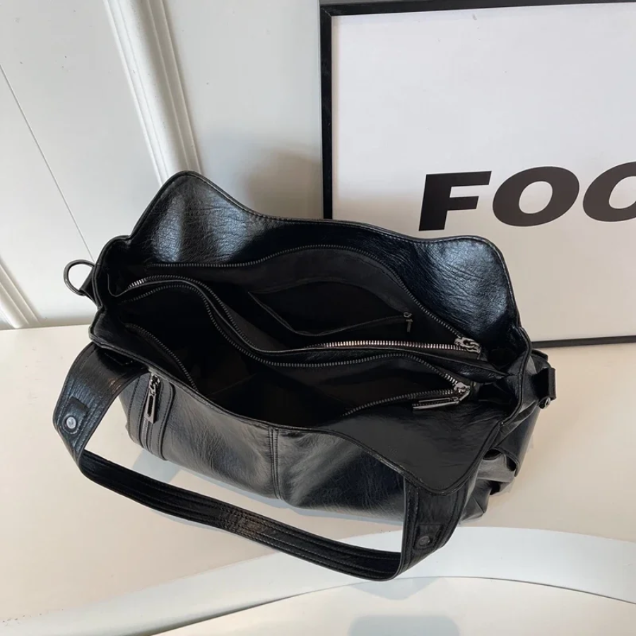 Retro Chic Shoulder Bag