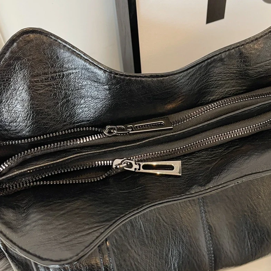 Retro Chic Shoulder Bag