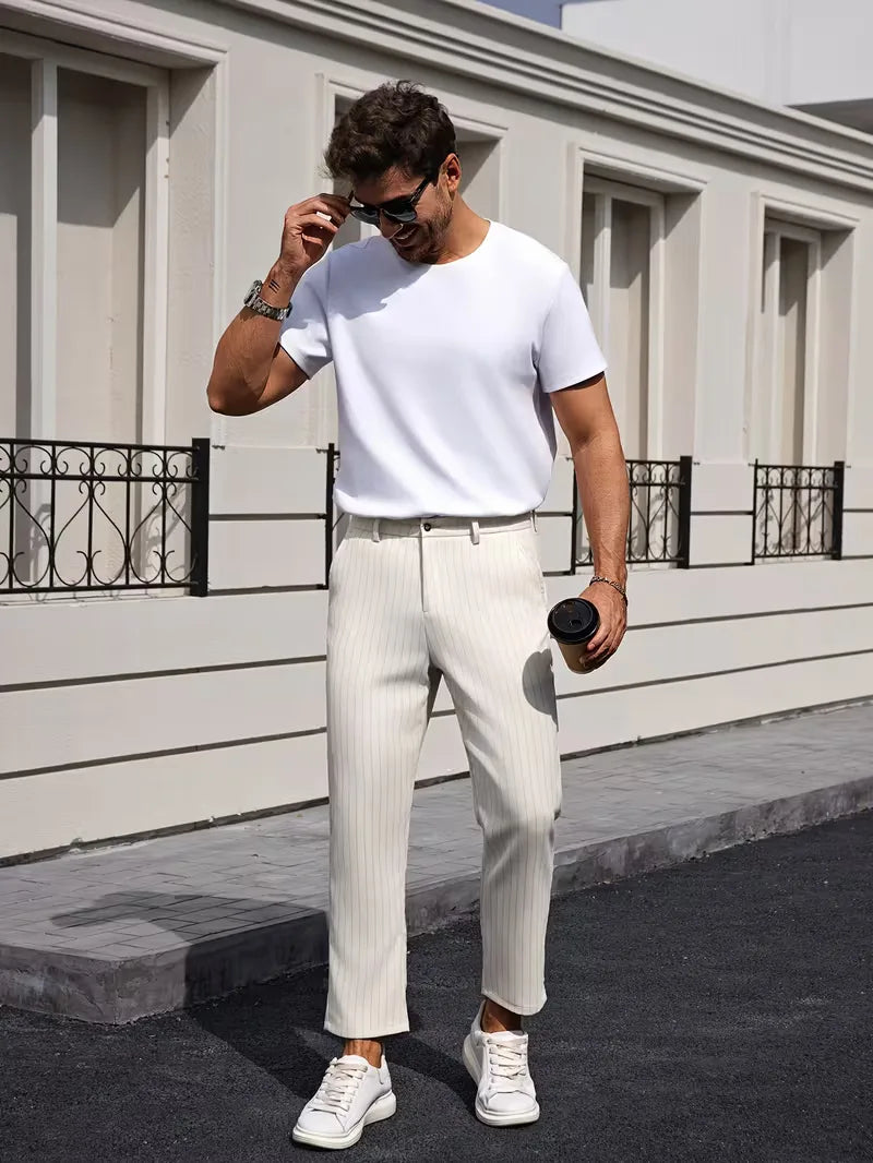 Pantalon slim à fines rayures