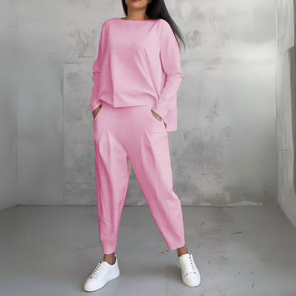 Conjunto deportivo de dos piezas con cuello redondo y mangas largas