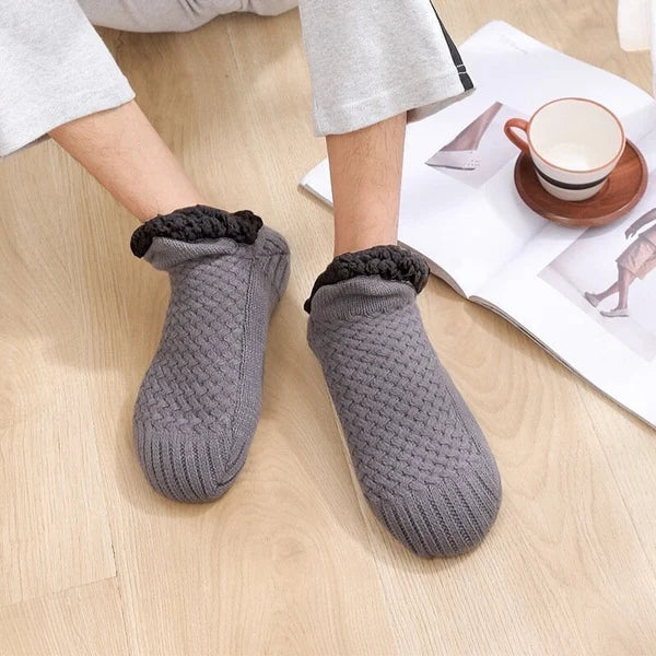 2 pairs of women's yoga socks