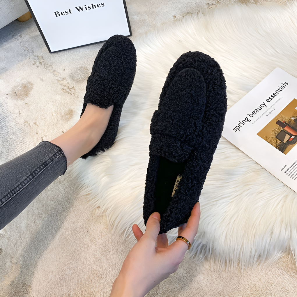 Plush slippers for women