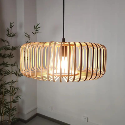Bamburiippuvalaisin Solar Illusion - luonnollista eleganssia