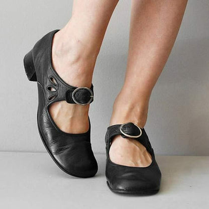 Leather ladies' shoes with low heels - Aya