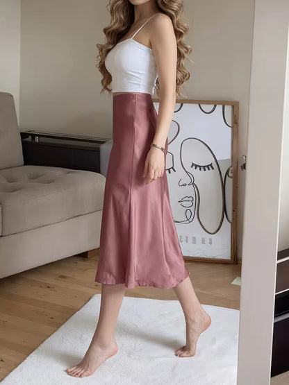 Jupe en satin avec fente haute