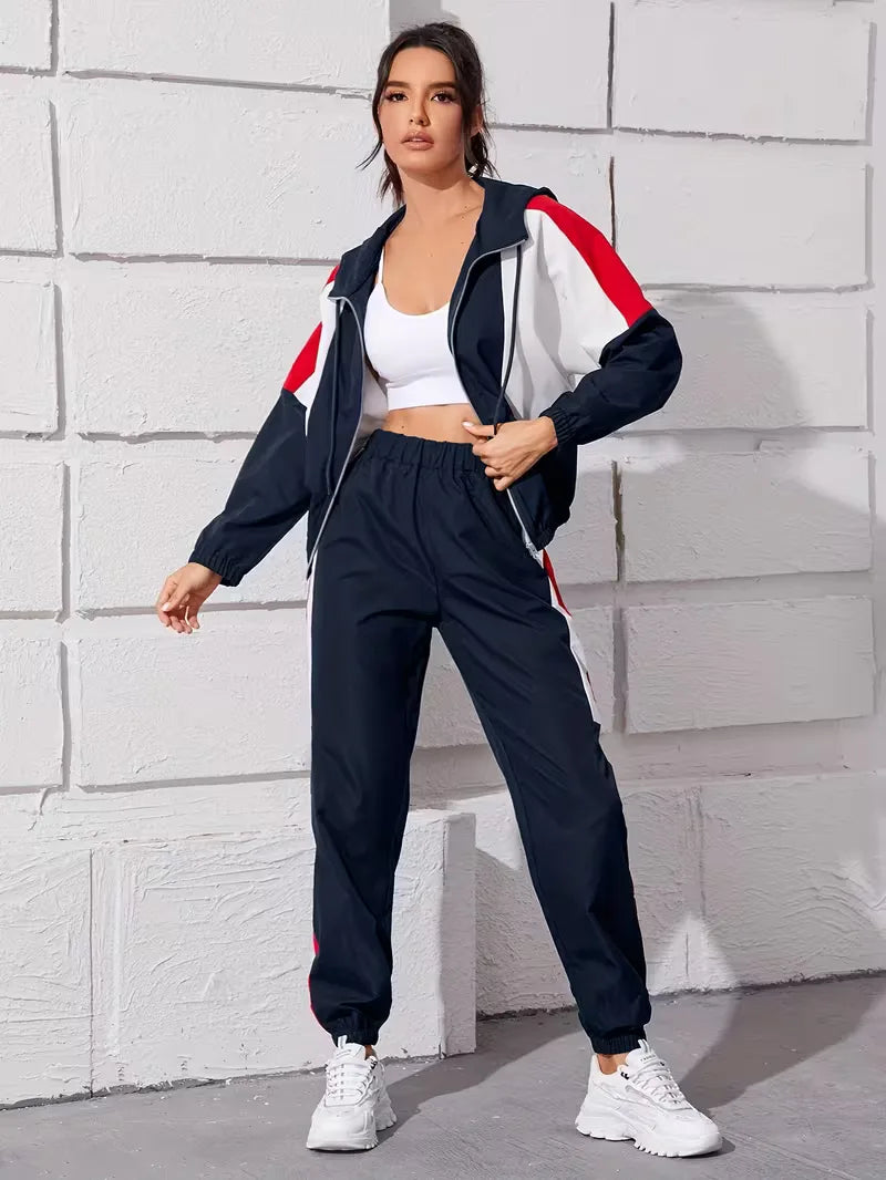 Lounge set with hood