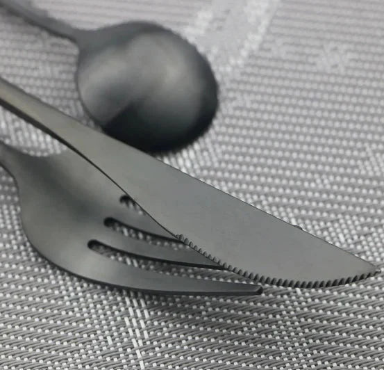Set minimalista de cubiertos - Vajilla de acero inoxidable de 30 piezas para una mesa elegante