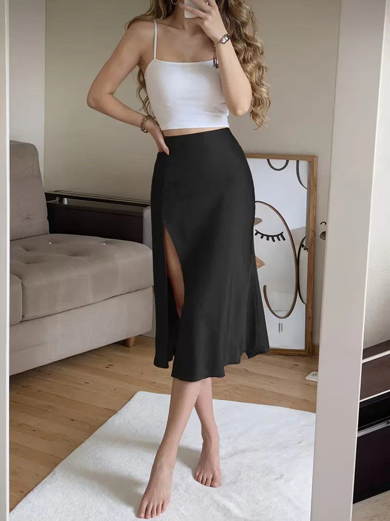 Jupe en satin avec fente haute