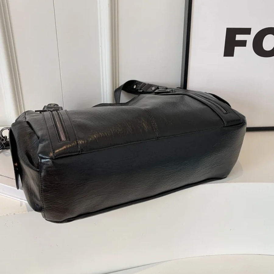 Retro Chic Shoulder Bag