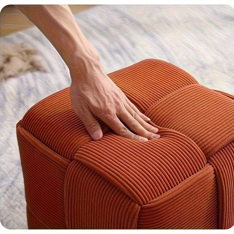 Compact Square Pouffe with Soft Upholstery – Comfortable and Versatile Design