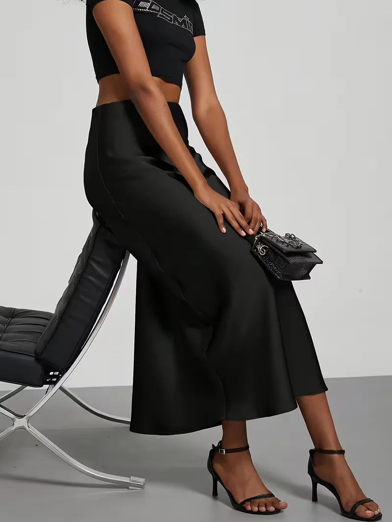 Jupe midi en satin à taille haute