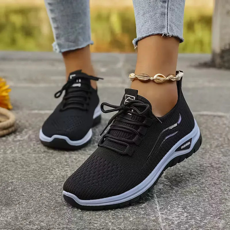 Low-top sneaker with breathable mesh