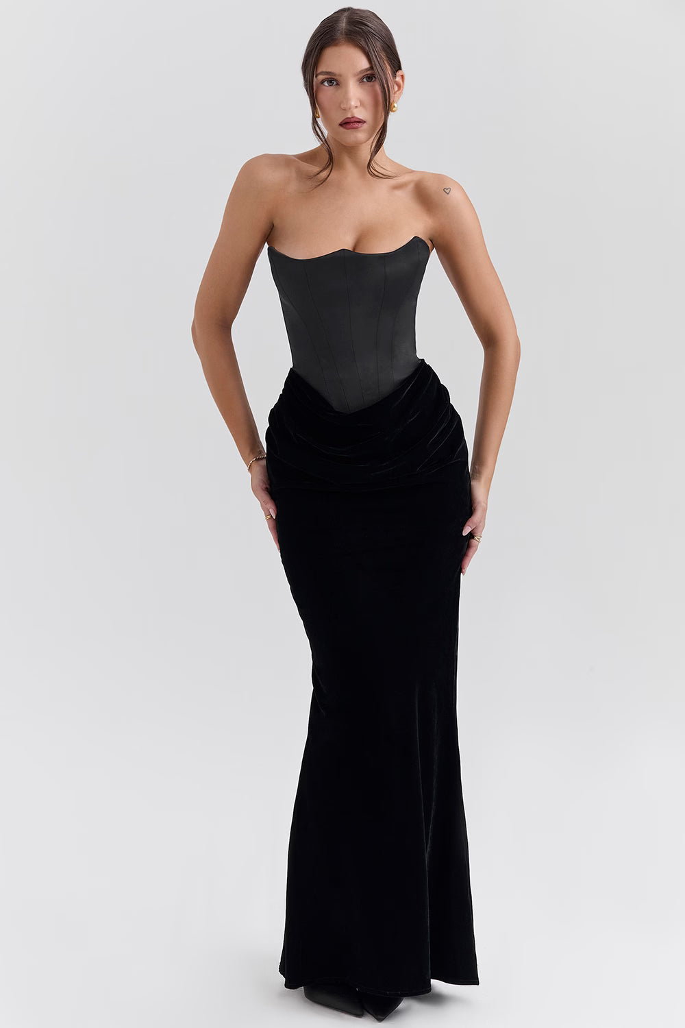 Ladies Elegant Strapless Maxi Dress with Long Skirt